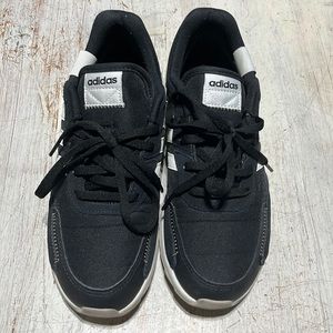 ADIDAS RETRORUN SHOES Sz 7